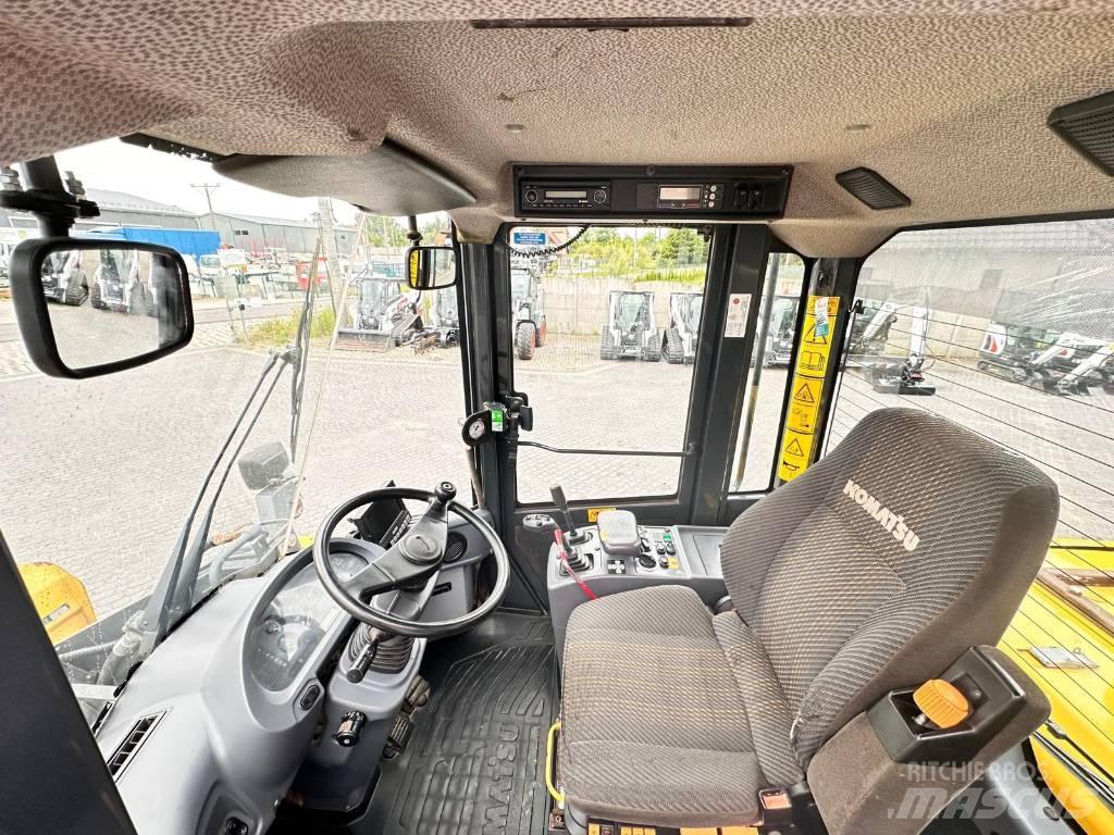 Komatsu WA 250 PZ-6 Iekrāvēji uz riteņiem