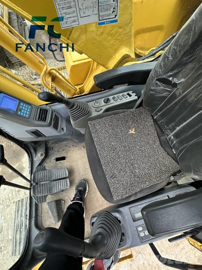 Komatsu PC 220 Kāpurķēžu ekskavatori