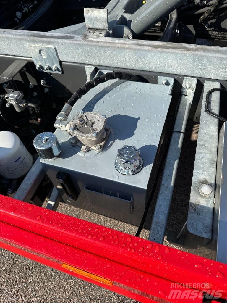 Volvo FL 12 Towtruck Evakuators ar manipulatoru