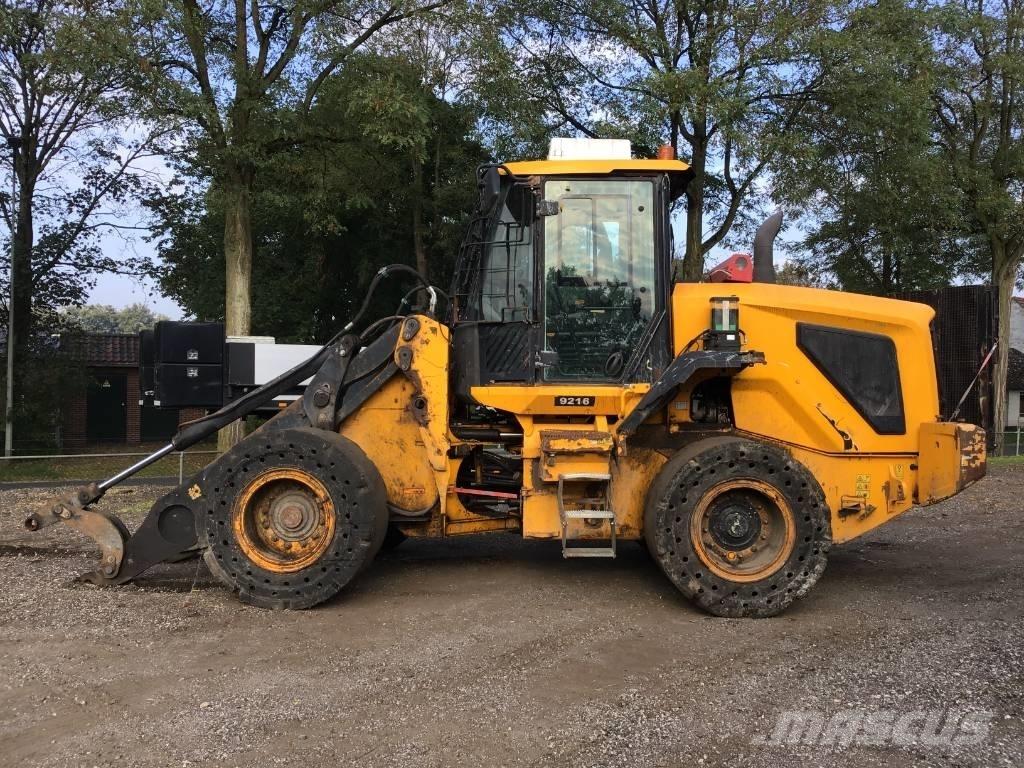 JCB 437 WHT Iekrāvēji uz riteņiem