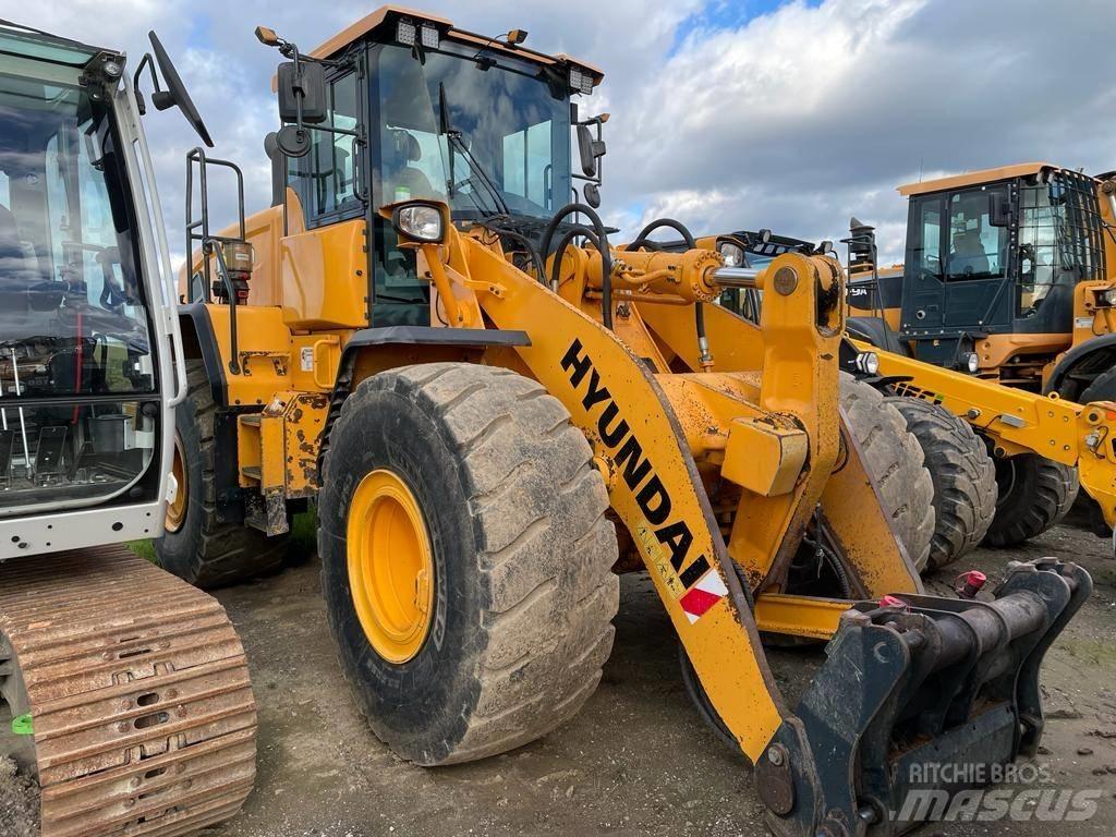 Hyundai HL 960 Iekrāvēji uz riteņiem