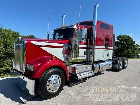 Kenworth W 900 Vilcēji