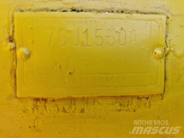 CAT 966C Iekrāvēji uz riteņiem