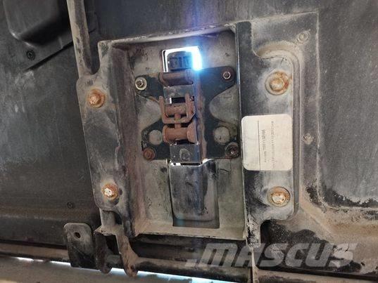CAT TH 407 mask Kabīnes un interjers