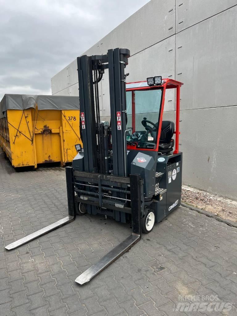 Combilift CBE3000 Pārvadātājs iekraušanai no sāniem
