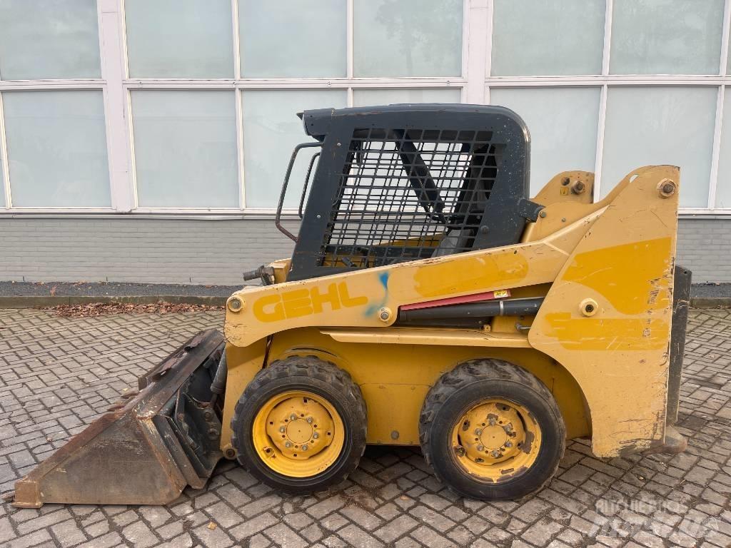 Gehl 3840 E     2015 Lietoti riteņu kompaktiekrāvēji