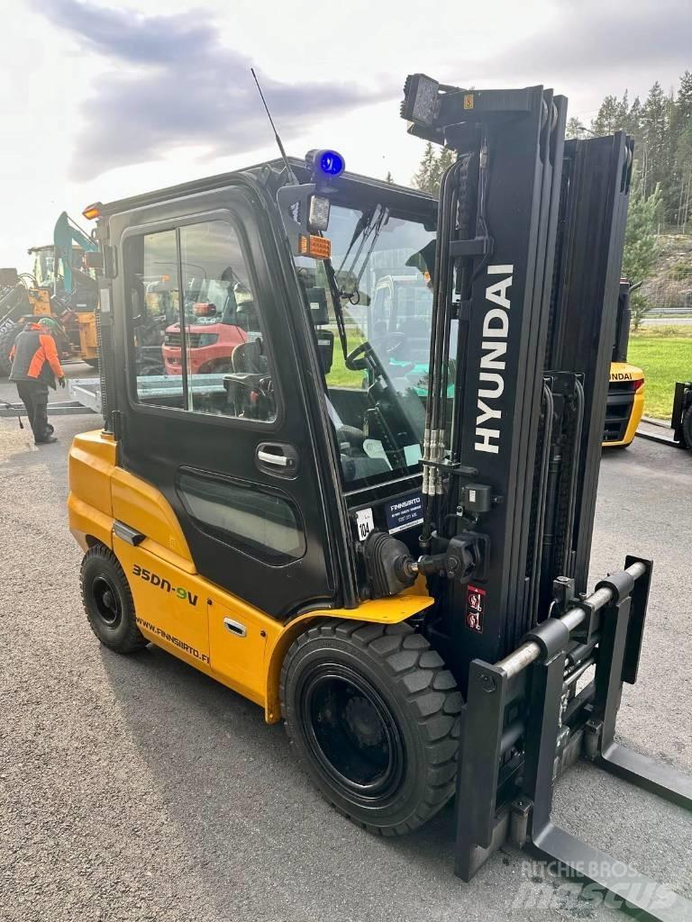Hyundai 35DN-9V Tehnika ar dīzeļa dzinēju