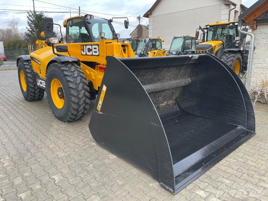 JCB 560-80 AGRI PLUS Teleskopiskie manipulatori