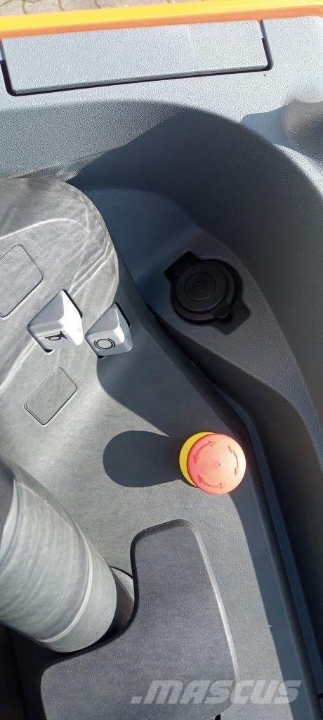 Toyota LSI200 Zemie palešu pacēlāji