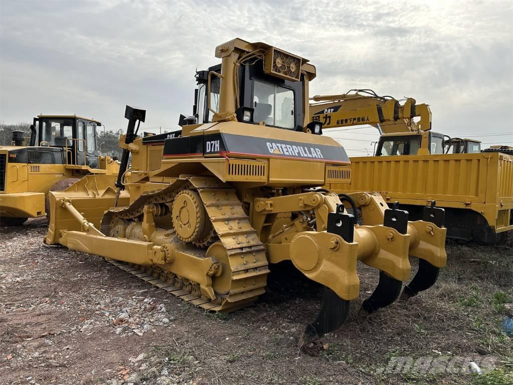 CAT D7H Kāpurķēžu buldozeri