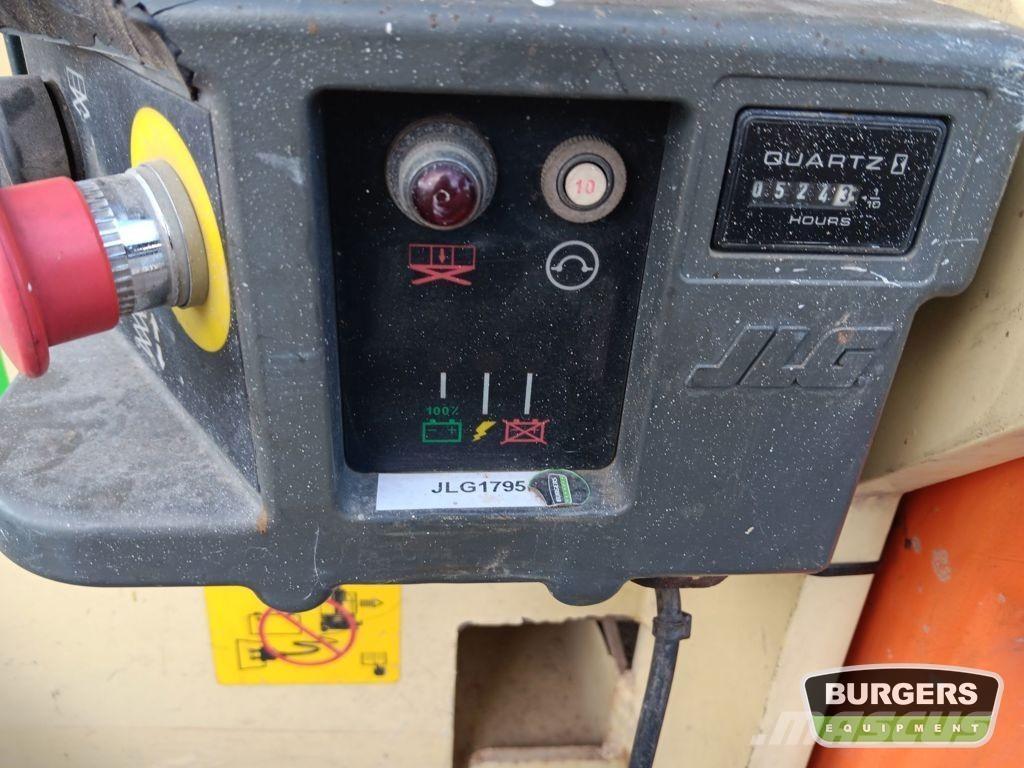 JLG 2646ES Šķerveida pacēlāji