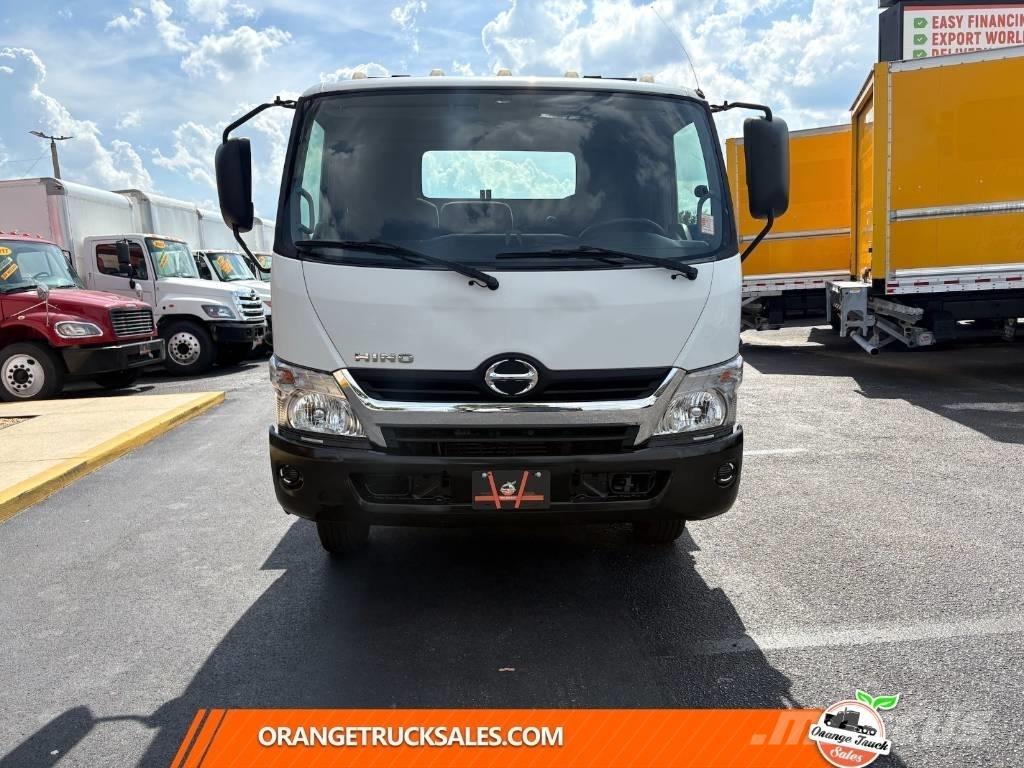 Hino 155 Evakuators ar manipulatoru