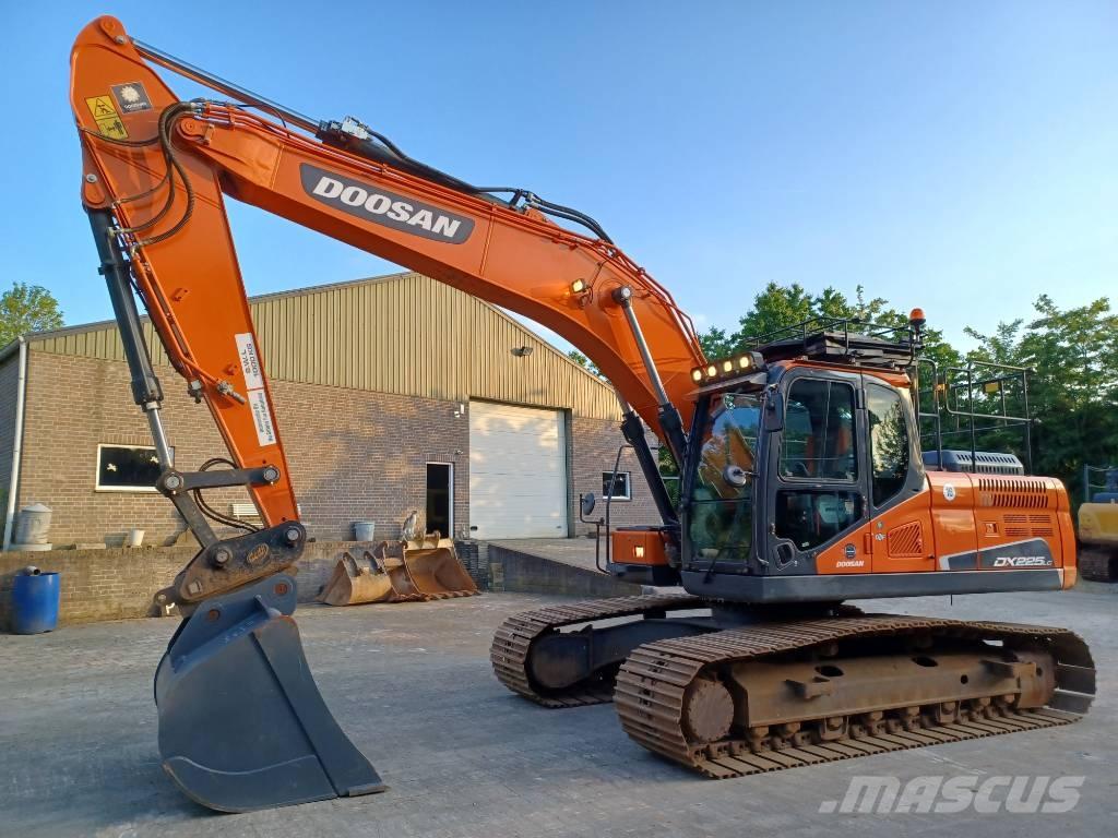 Doosan DX 225 LC-5 Kāpurķēžu ekskavatori