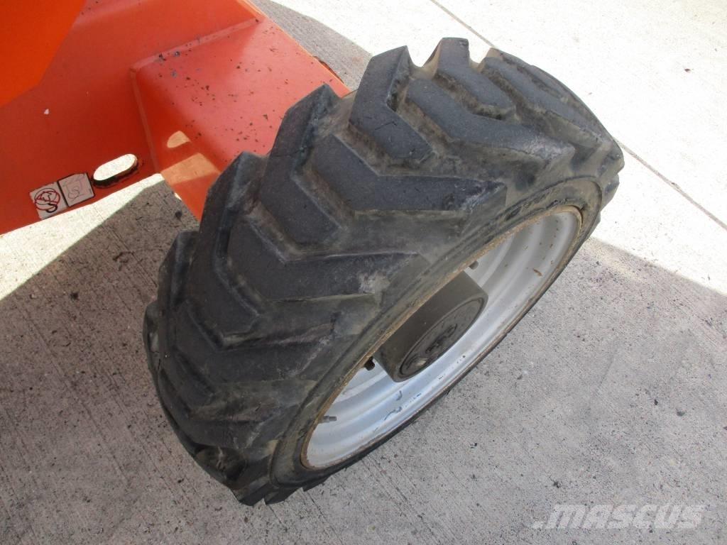 JLG 340AJ (835) Kompakts pacēlājs ar rotējošu strēli