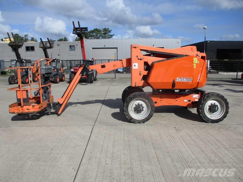 JLG 340AJ (835) Kompakts pacēlājs ar rotējošu strēli