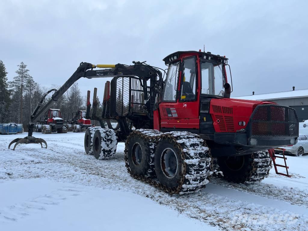 Komatsu 895 Forvarderi