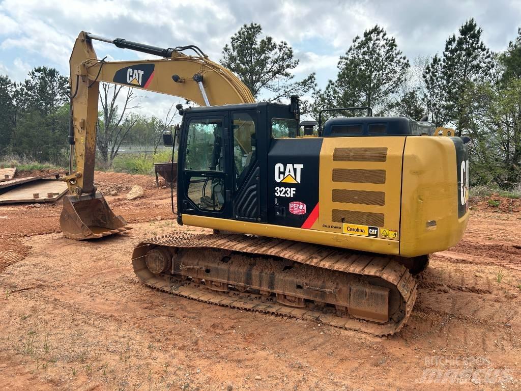 CAT 323FL Kāpurķēžu ekskavatori