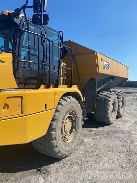 CAT 735 Artikulētie pašizgāzēji