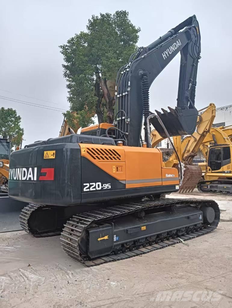 Hyundai 220LC-9S Kāpurķēžu ekskavatori