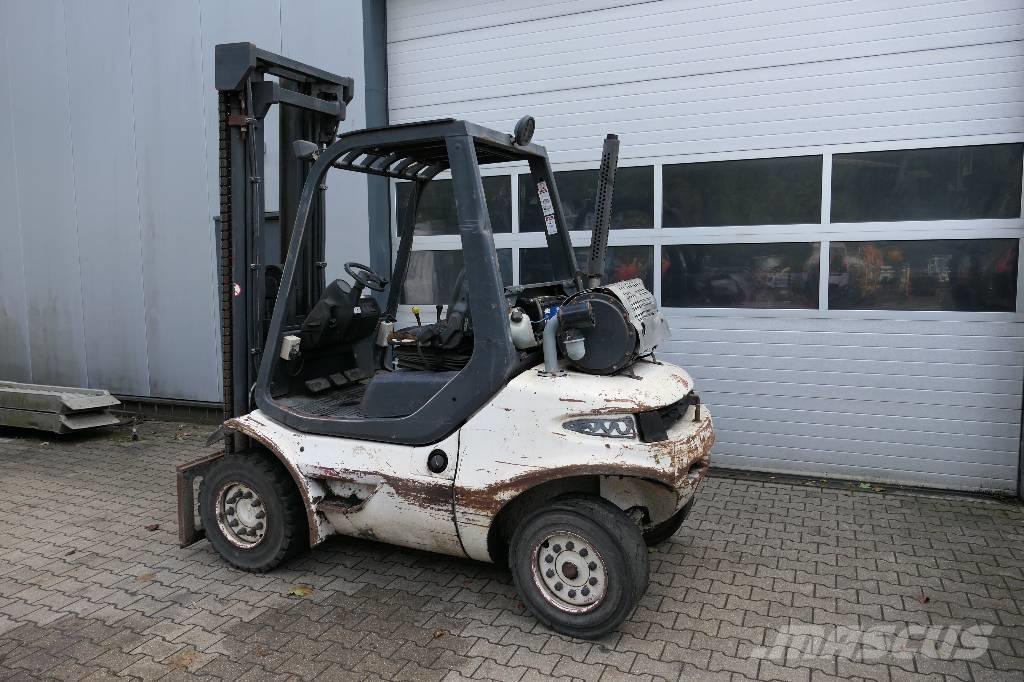 Linde H 40 D Tehnika ar dīzeļa dzinēju