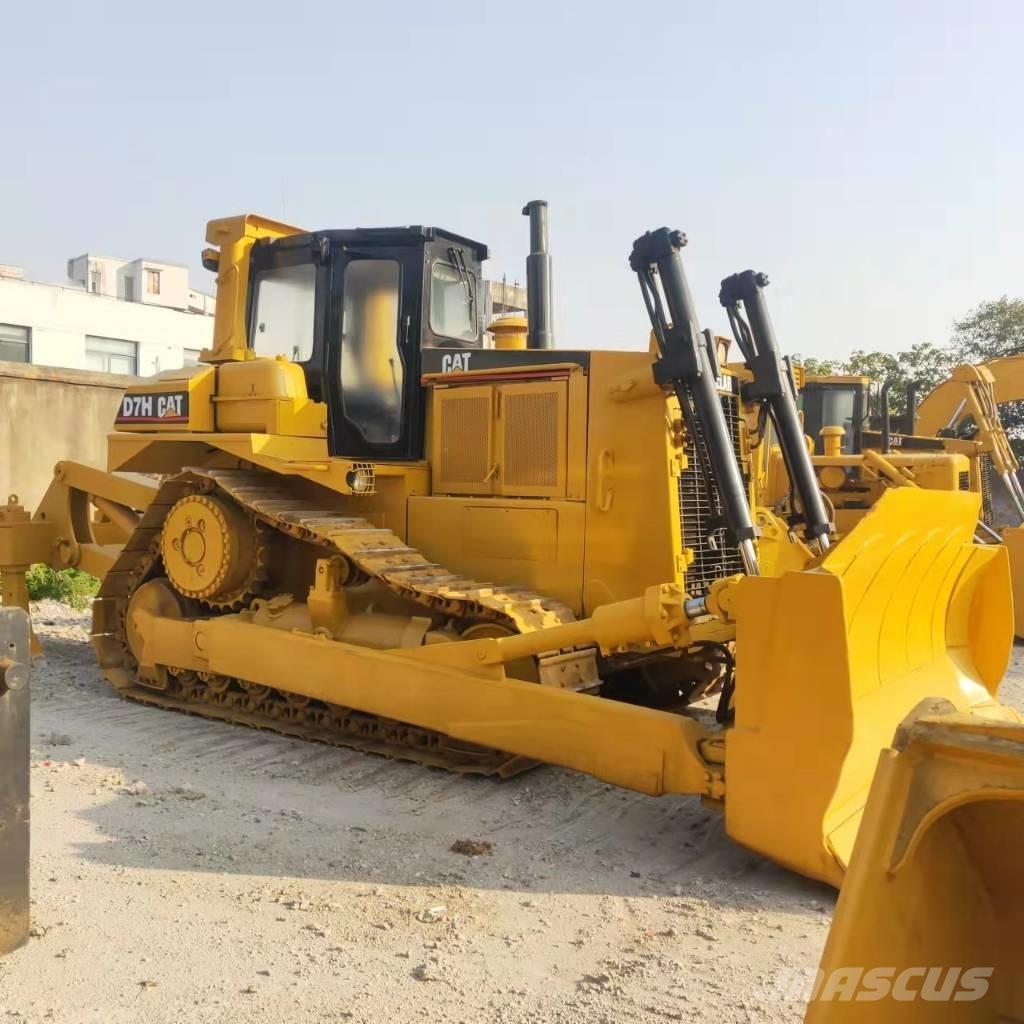 CAT D7H Kāpurķēžu buldozeri