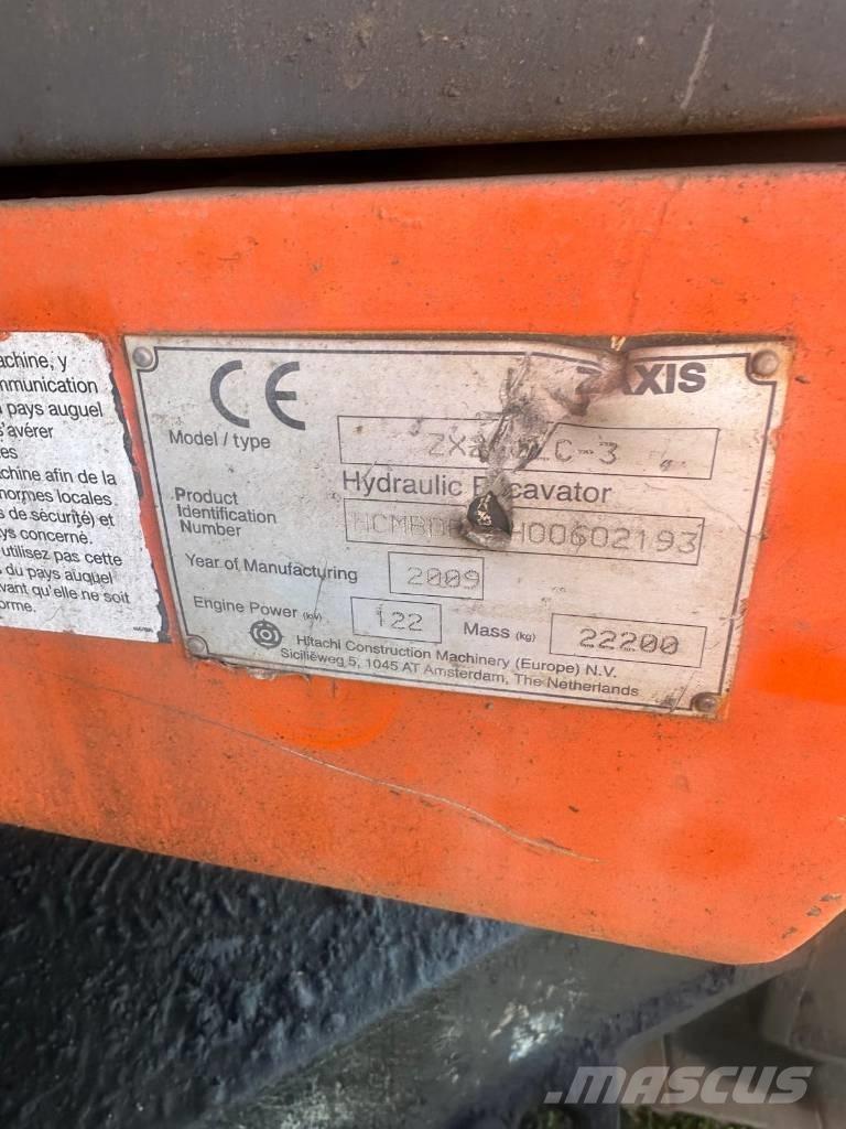 Hitachi Zaxis 210LC3 Sliedes, ķēdes un šasija