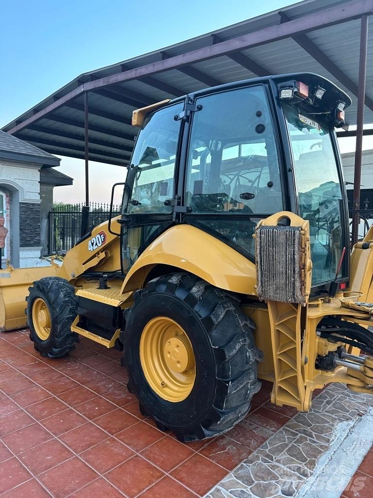 CAT 420 F Ekskavatori-iekrāvēji