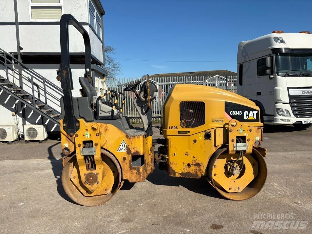 CAT CB 34 B Divvalču grunts veltņi