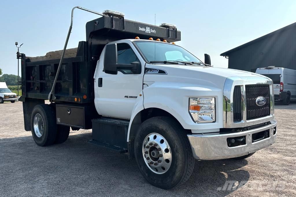 Ford F 750 Pašizgāzējs