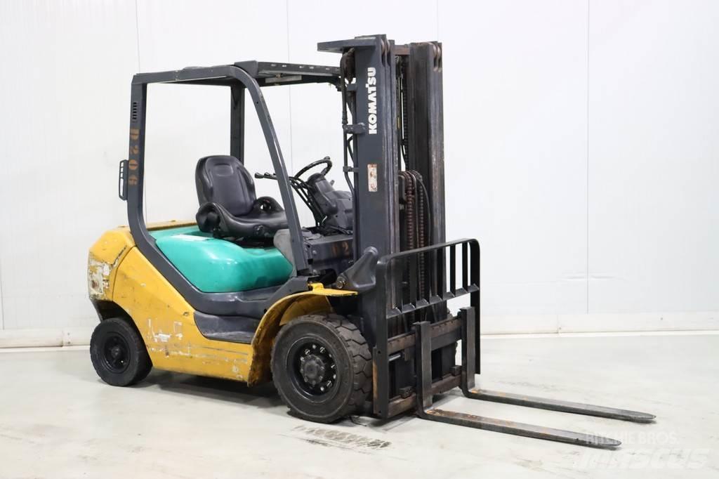 Komatsu FD25T-16 Tehnika ar dīzeļa dzinēju