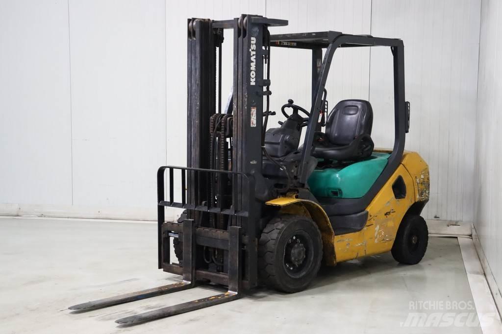 Komatsu FD25T-16 Tehnika ar dīzeļa dzinēju