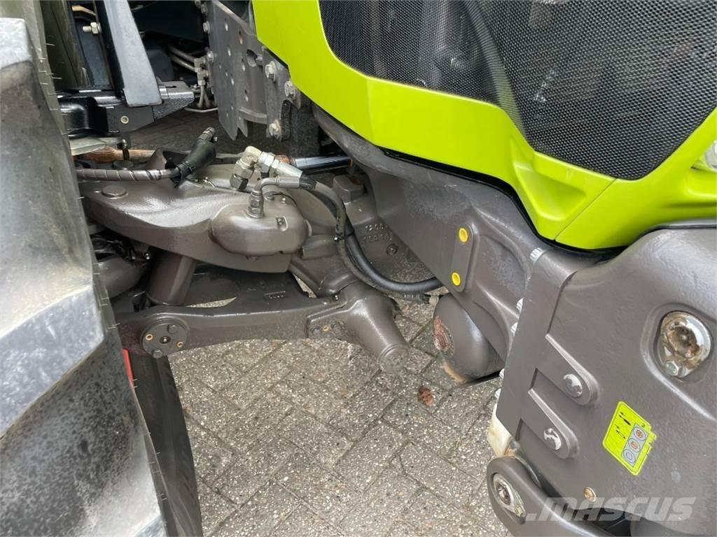 CLAAS Arion 650 Traktori
