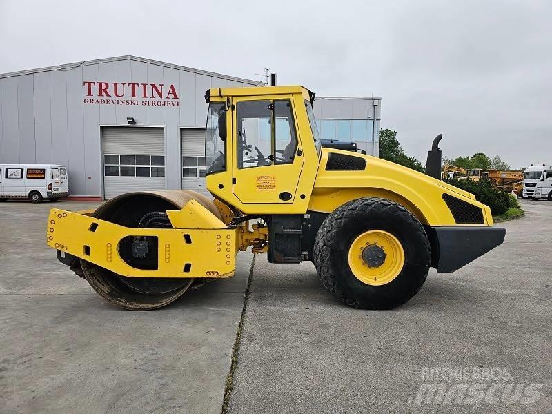 Bomag BW 213 D H-4 Vienvalča grunts veltņi