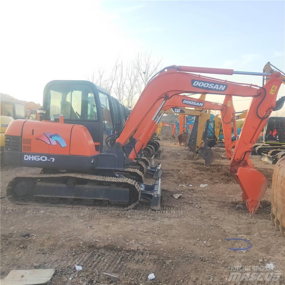Doosan DH60-7 Kāpurķēžu ekskavatori