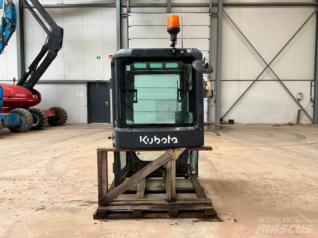 Kubota U 48-4 / U 55-4 Kabīnes un interjers