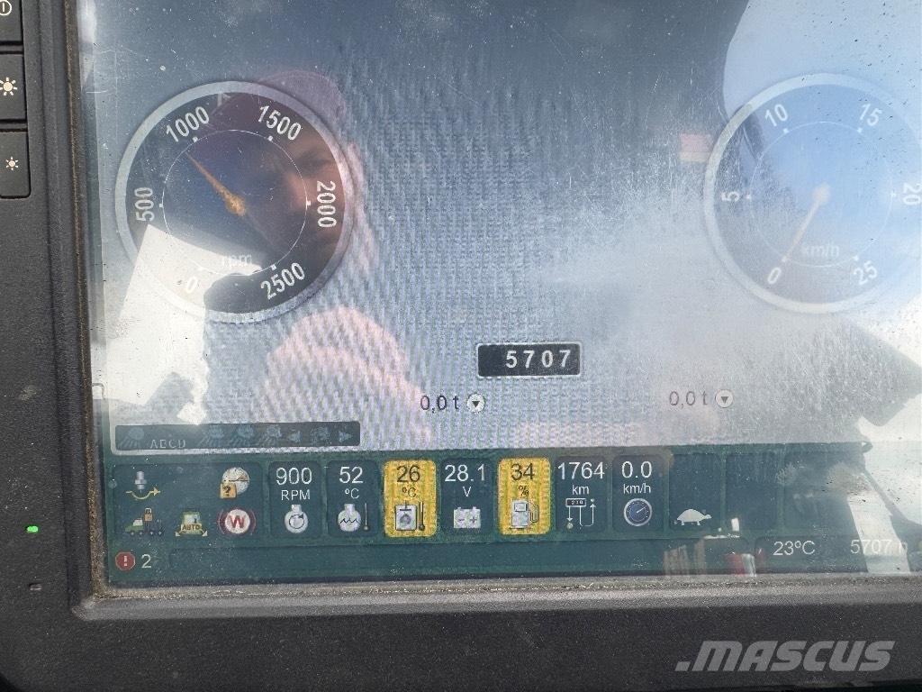 John Deere 810 E Forvarderi