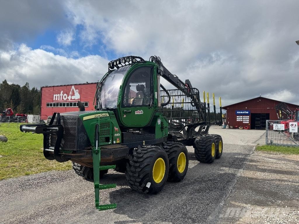 John Deere 810 E Forvarderi