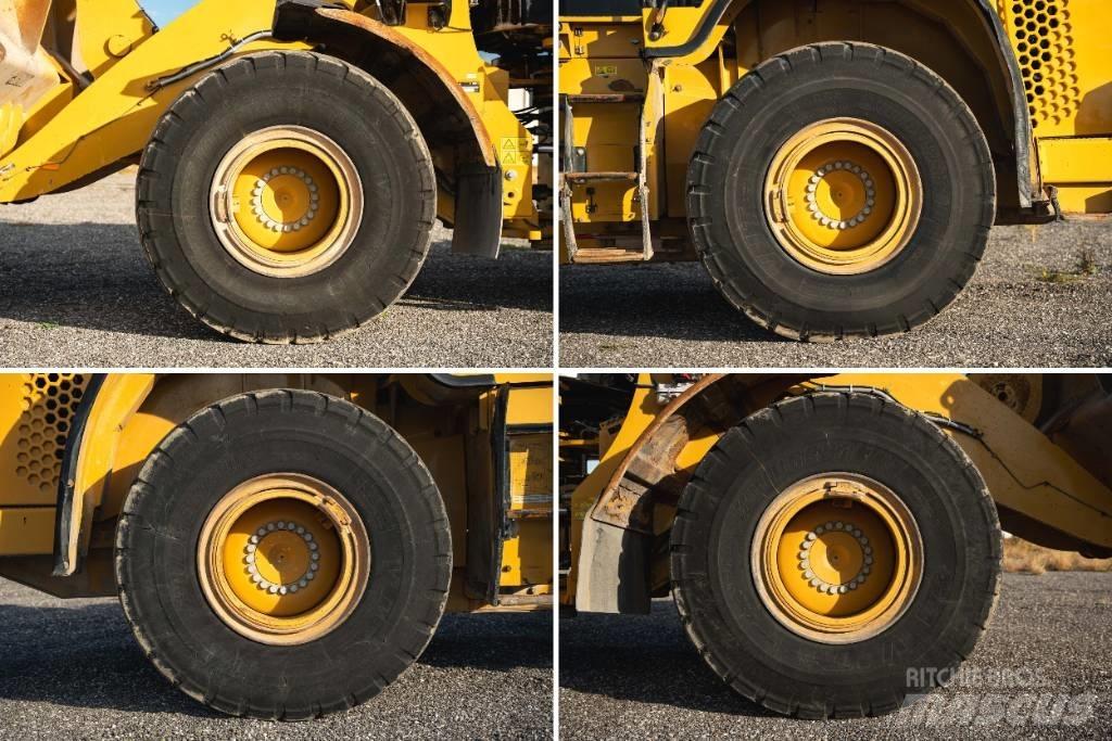 CAT 950M Iekrāvēji uz riteņiem