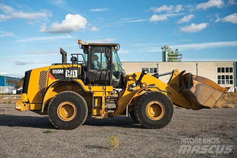 CAT 950M Iekrāvēji uz riteņiem