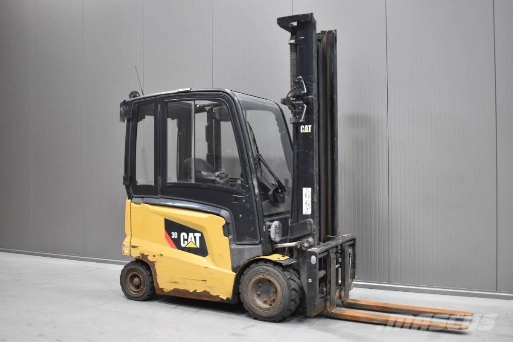 CAT EP 30 CN Elektriskie iekrāvēji