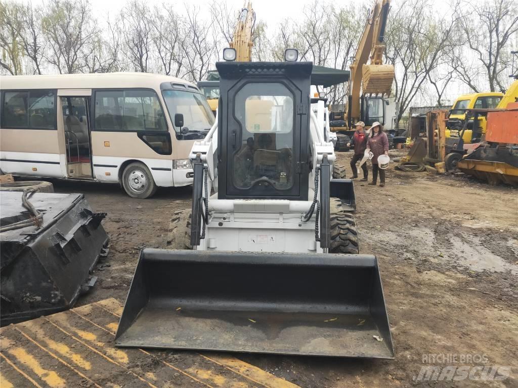 Bobcat S130 Lietoti riteņu kompaktiekrāvēji
