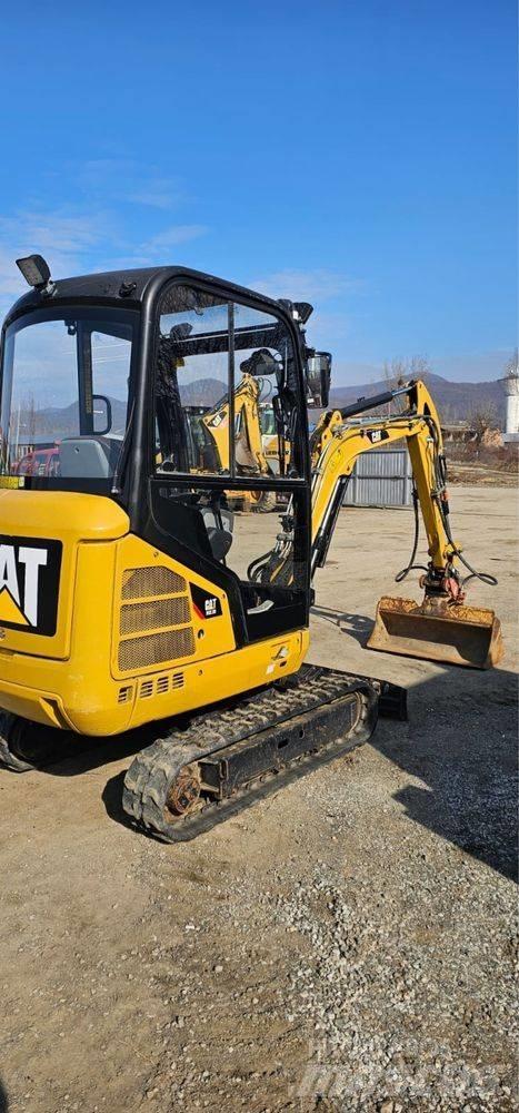 CAT 302.2 D Mini ekskavatori < 7 t