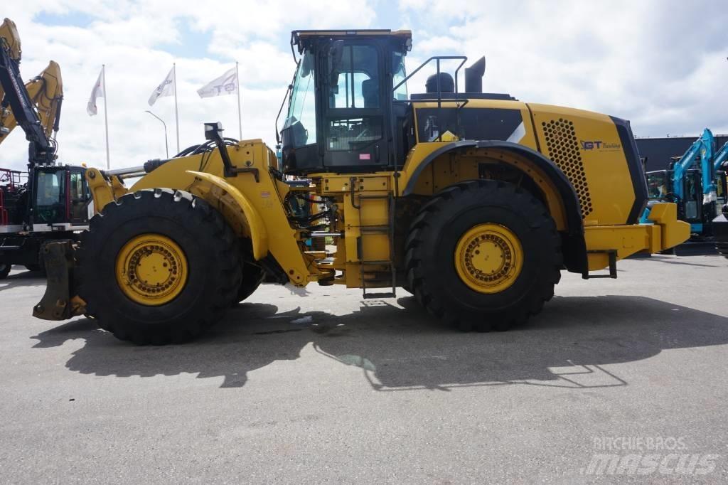 CAT 980M Iekrāvēji uz riteņiem