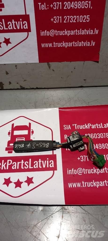 Volvo FH 12.     20553788 Kabīnes un interjers