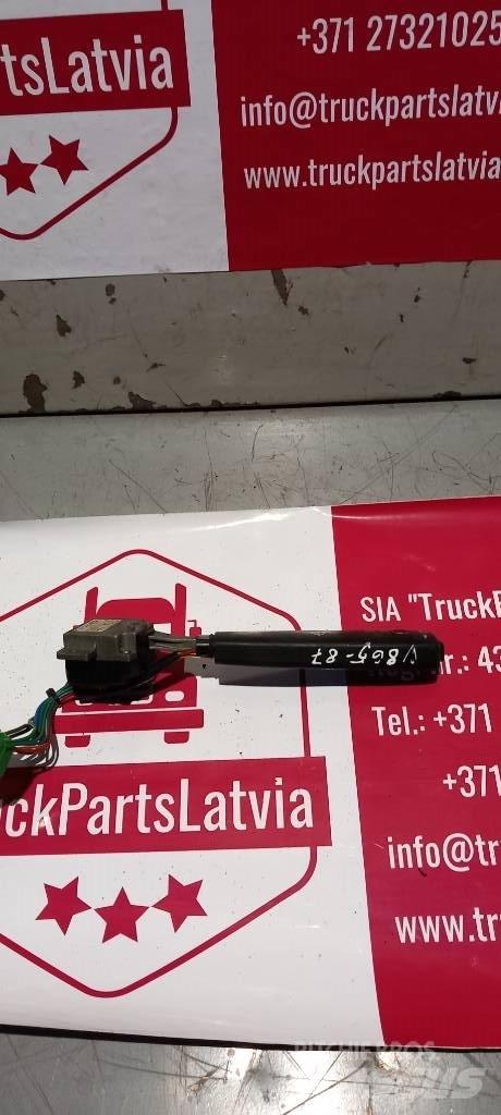 Volvo FH 12.     20553788 Kabīnes un interjers