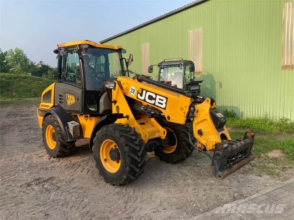 JCB TM 220 Lauksaimniecības pacēlāji