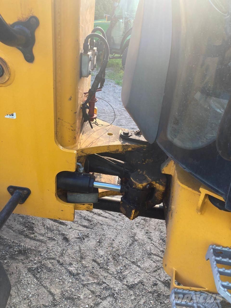 JCB TM 220 Lauksaimniecības pacēlāji