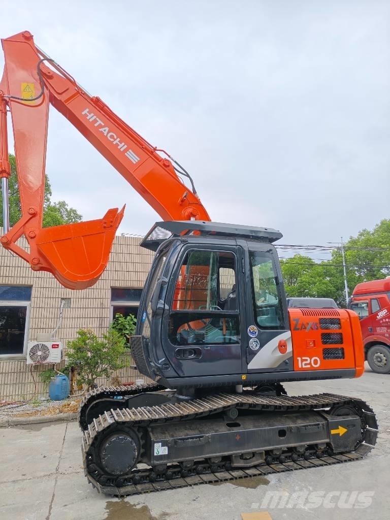 Hitachi ZX 120 Kāpurķēžu ekskavatori