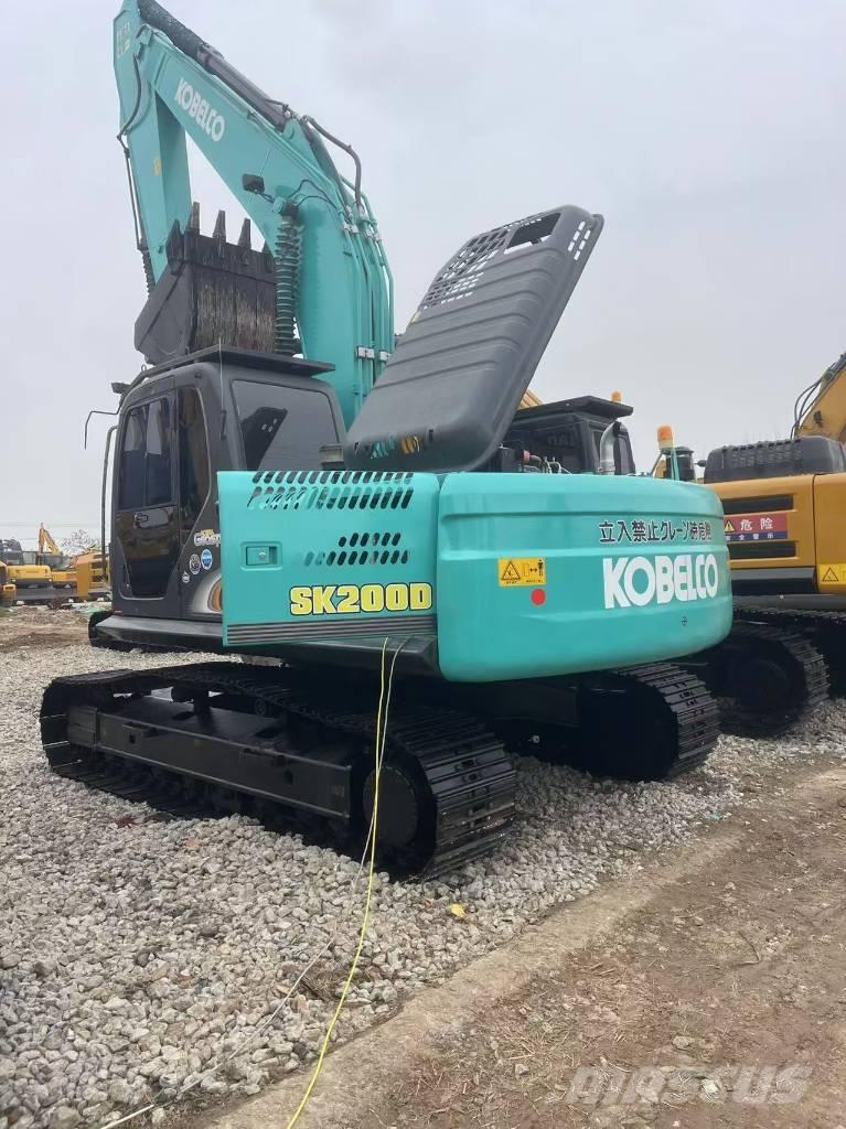 Kobelco SK 200 Kāpurķēžu ekskavatori