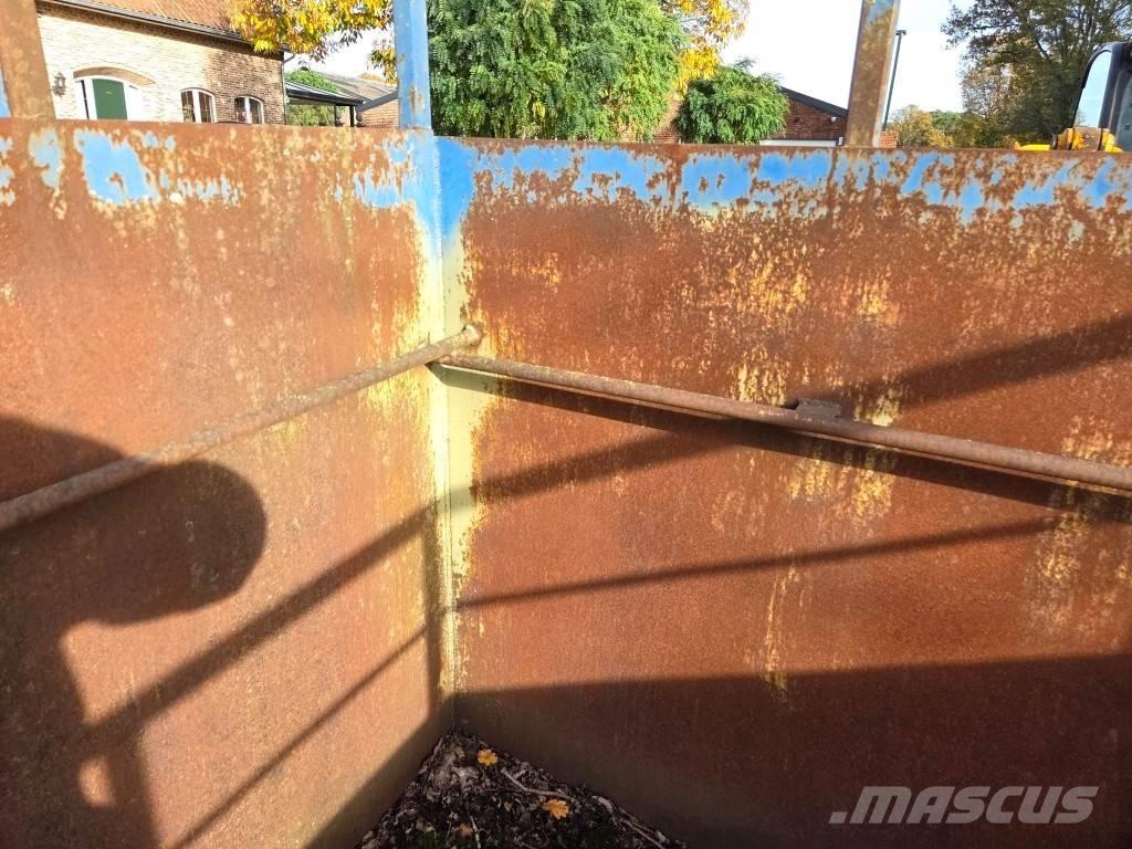 Veewagen 3.80 m Dzīvnieku transportēšanas piekabes